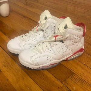 Jordan retro 6 - size 4.5 big kids